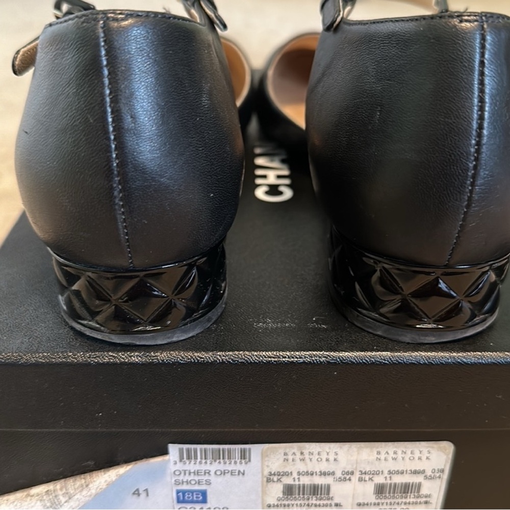 CHANEL Black Leather Flats with Glossy Toe Cap - Picture 6 of 9